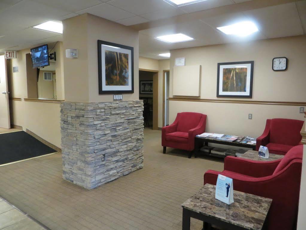 Ba Hotel Red Deer Exteriér fotografie
